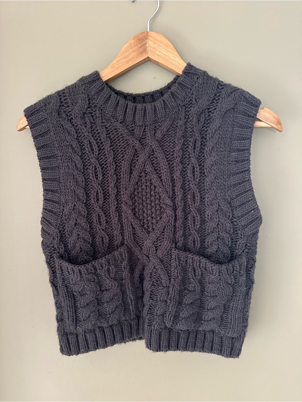 Zara Black Cable-Knit Sleeveless V-Neck Sweater Vest